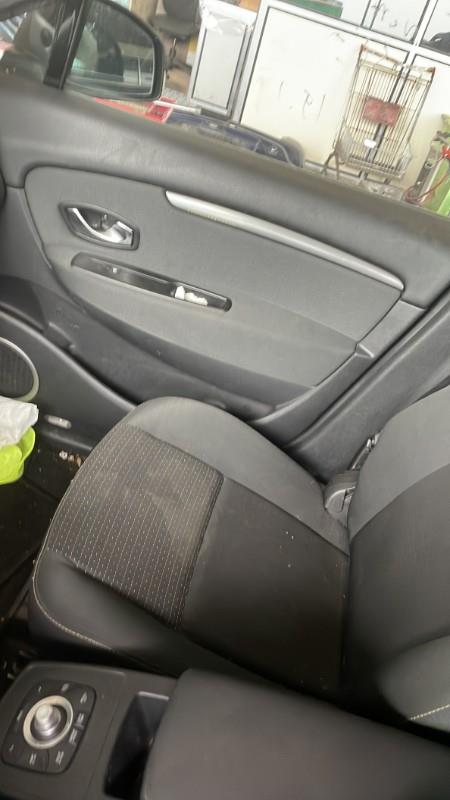 Siege avant droit RENAULT SCENIC 3 PHASE 1 Diesel - 1