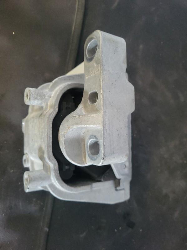 Support moteur droit VOLKSWAGEN GOLF 6 Diesel - 1