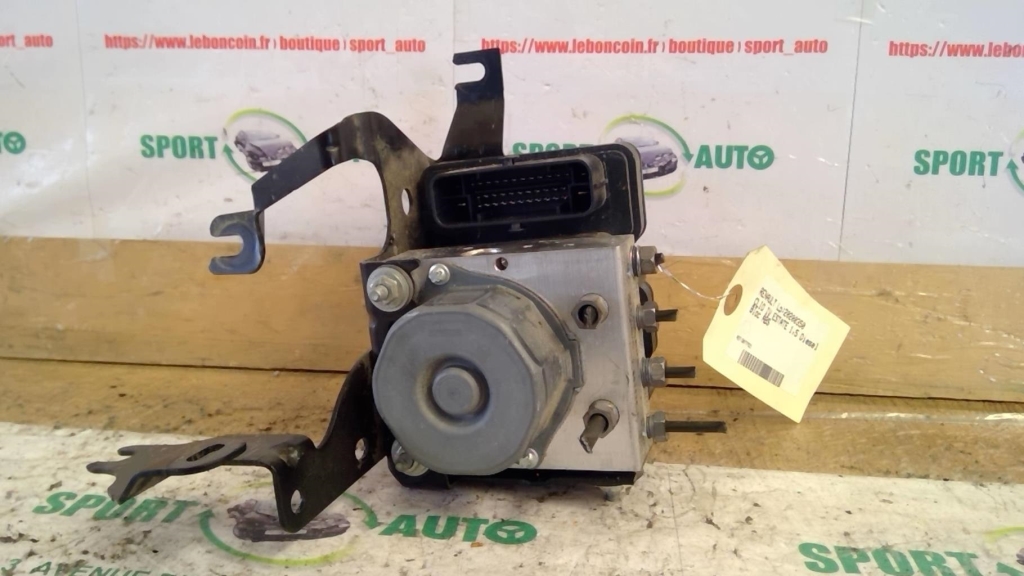 Bloc ABS (freins anti-blocage) RENAULT CLIO 4 PHASE 1 BREAK Diesel - 1