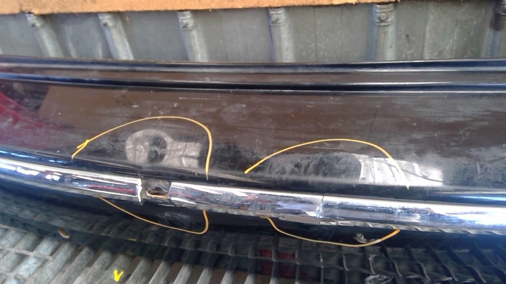 Pare choc arriere RENAULT CLIO 4 PHASE 1 BREAK Diesel - 1
