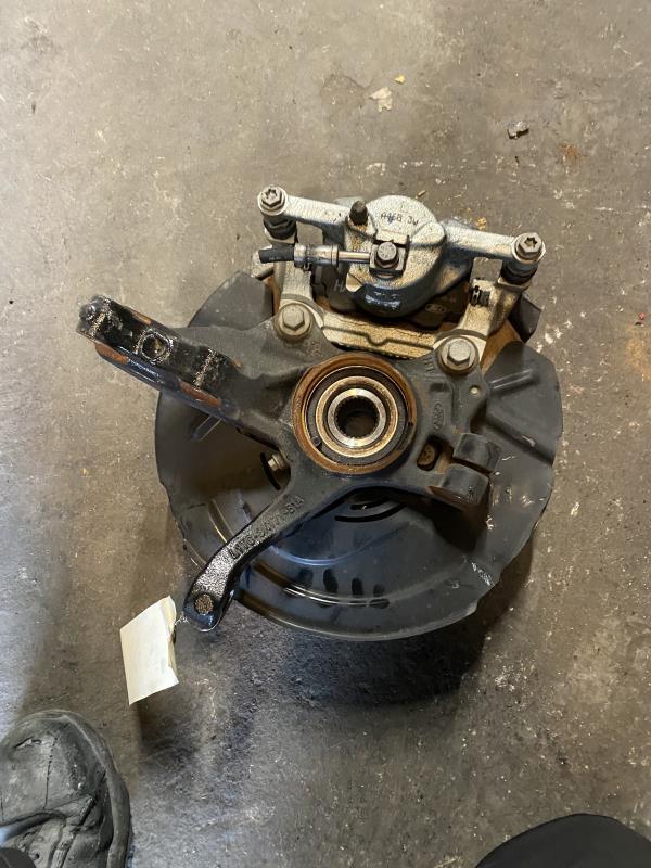 Moyeu avant gauche FORD PUMA 2 Essence - 1