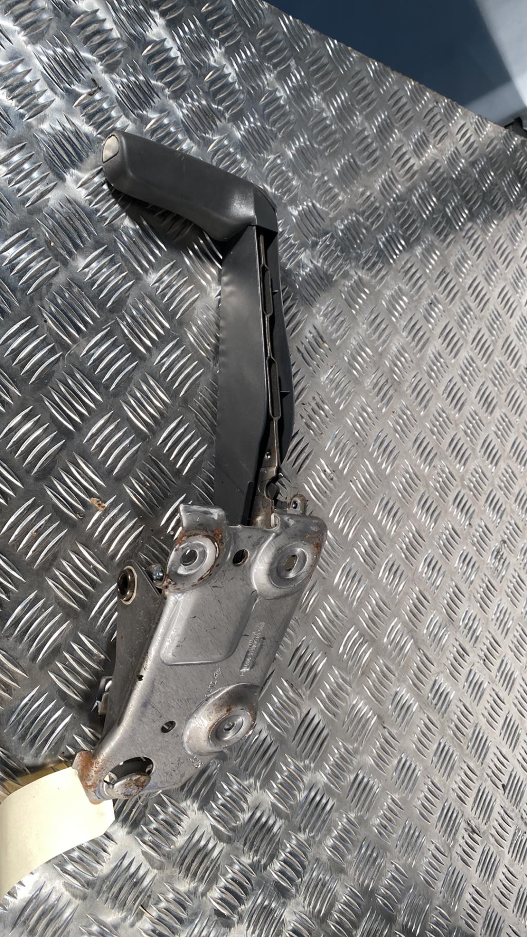 Levier frein à main RENAULT KANGOO 2 PHASE 2 Diesel - 1