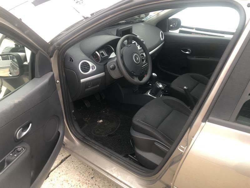 Ecran GPS RENAULT CLIO 3 PHASE 2 Diesel - 1