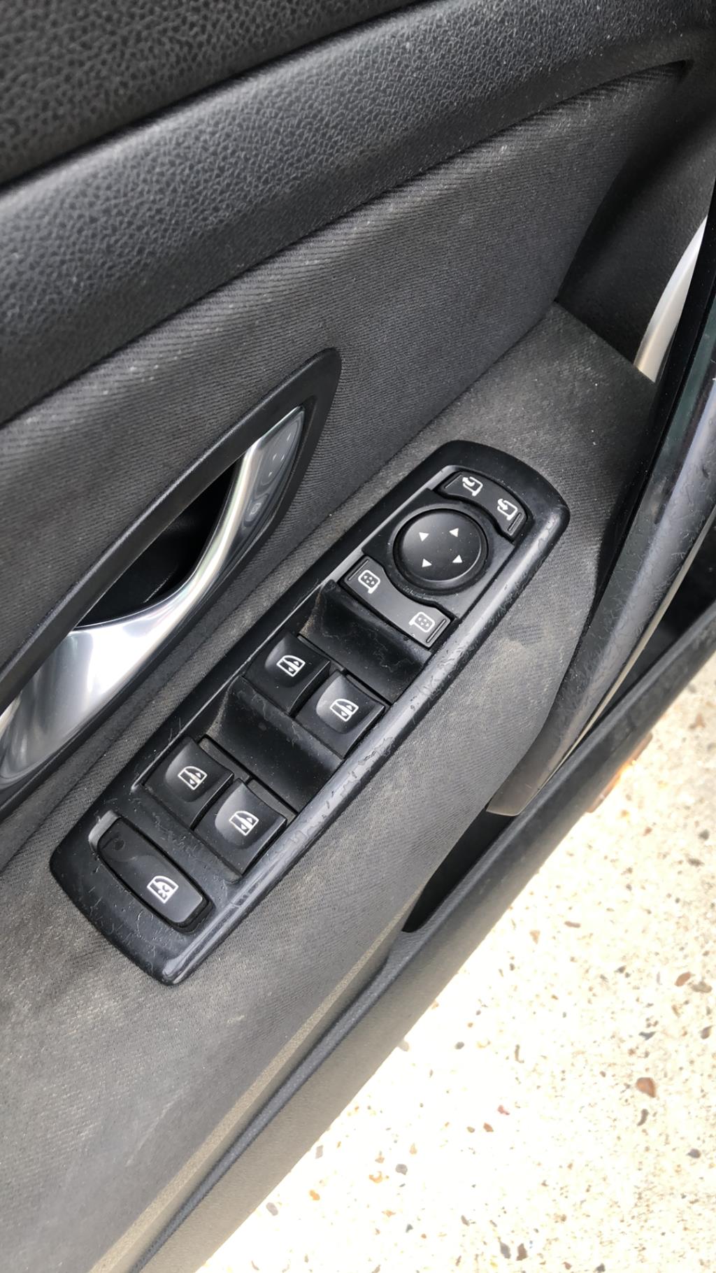 Moyeu avant gauche RENAULT MEGANE 3 PHASE 1 Diesel - 1