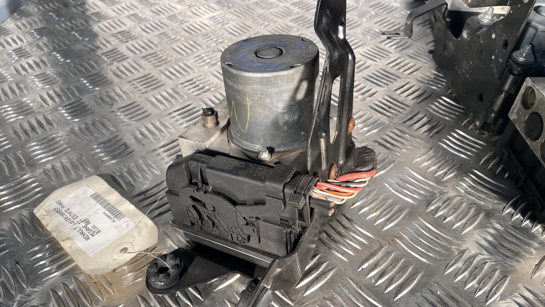 Bloc ABS (freins anti-blocage) RENAULT MEGANE 2 PHASE 1 BREAK Diesel - 1