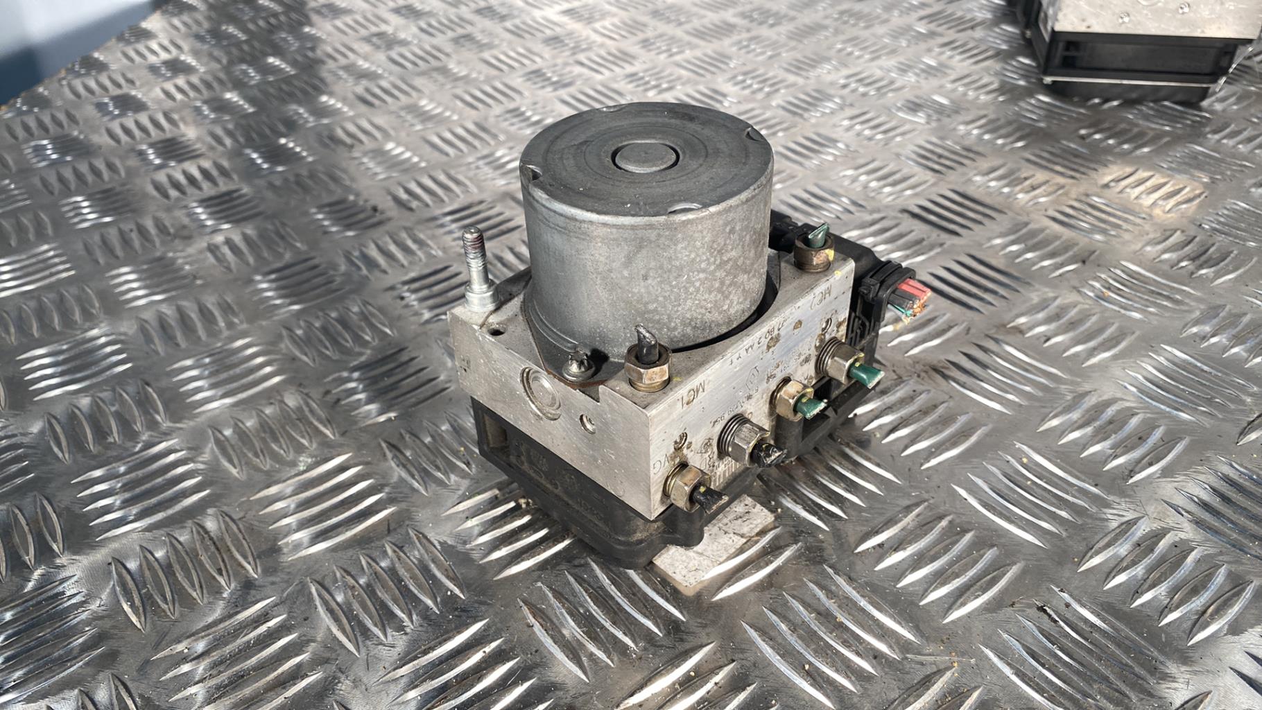 Bloc ABS (freins anti-blocage) RENAULT MODUS PHASE 1 Essence - 1