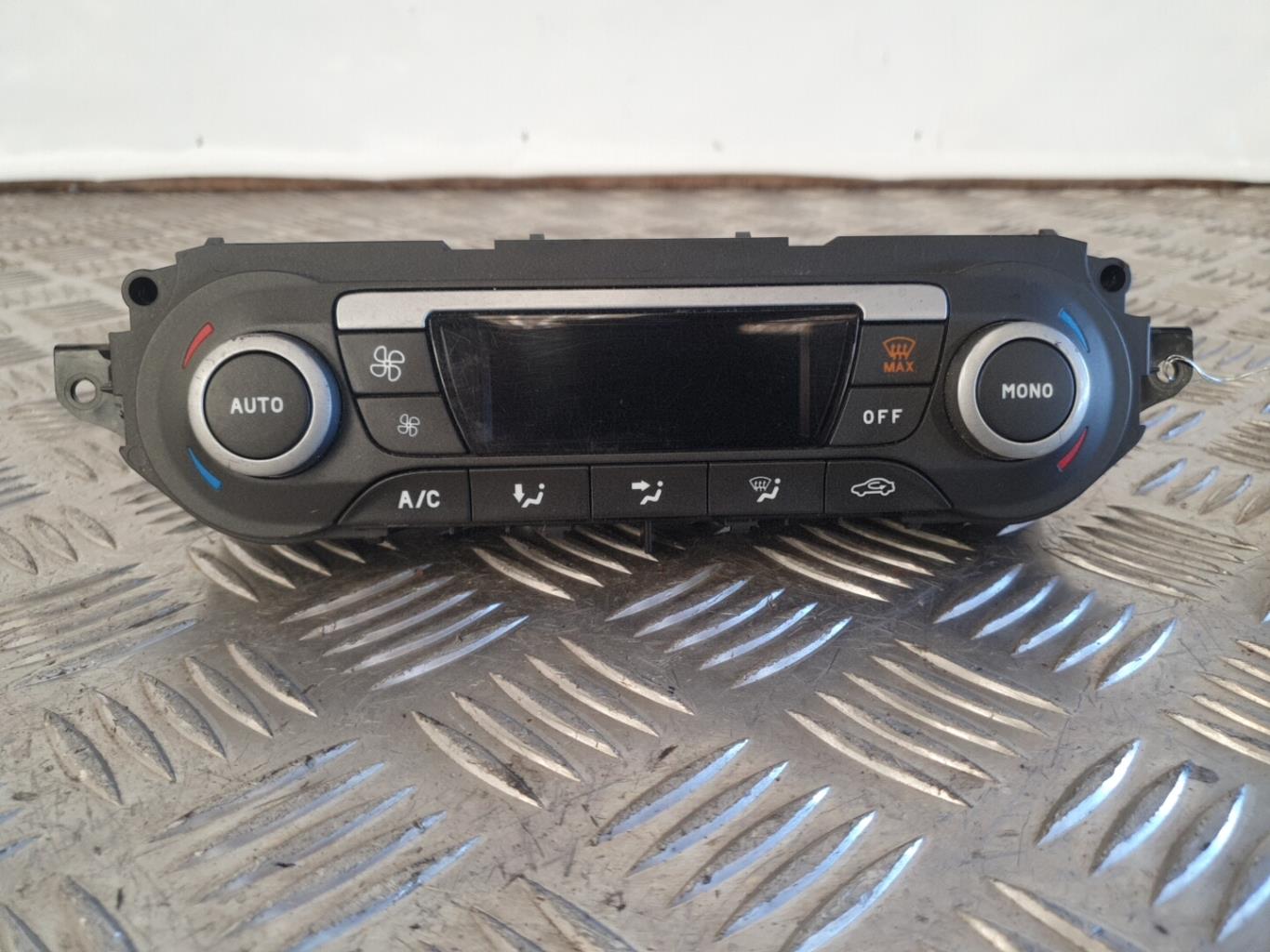 Commande chauffage FORD FOCUS 2 PHASE 1 Essence - 1