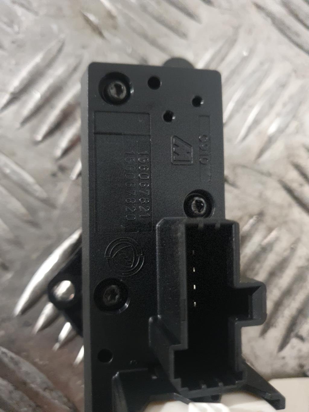 Bouton de warning ALFA ROMEO 159 BREAK Diesel - 1