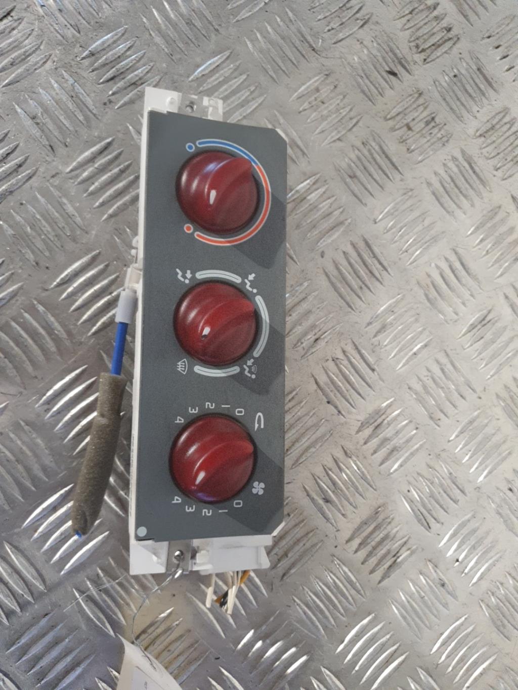 Commande chauffage RENAULT TWINGO 1 PHASE 3 Essence - 1