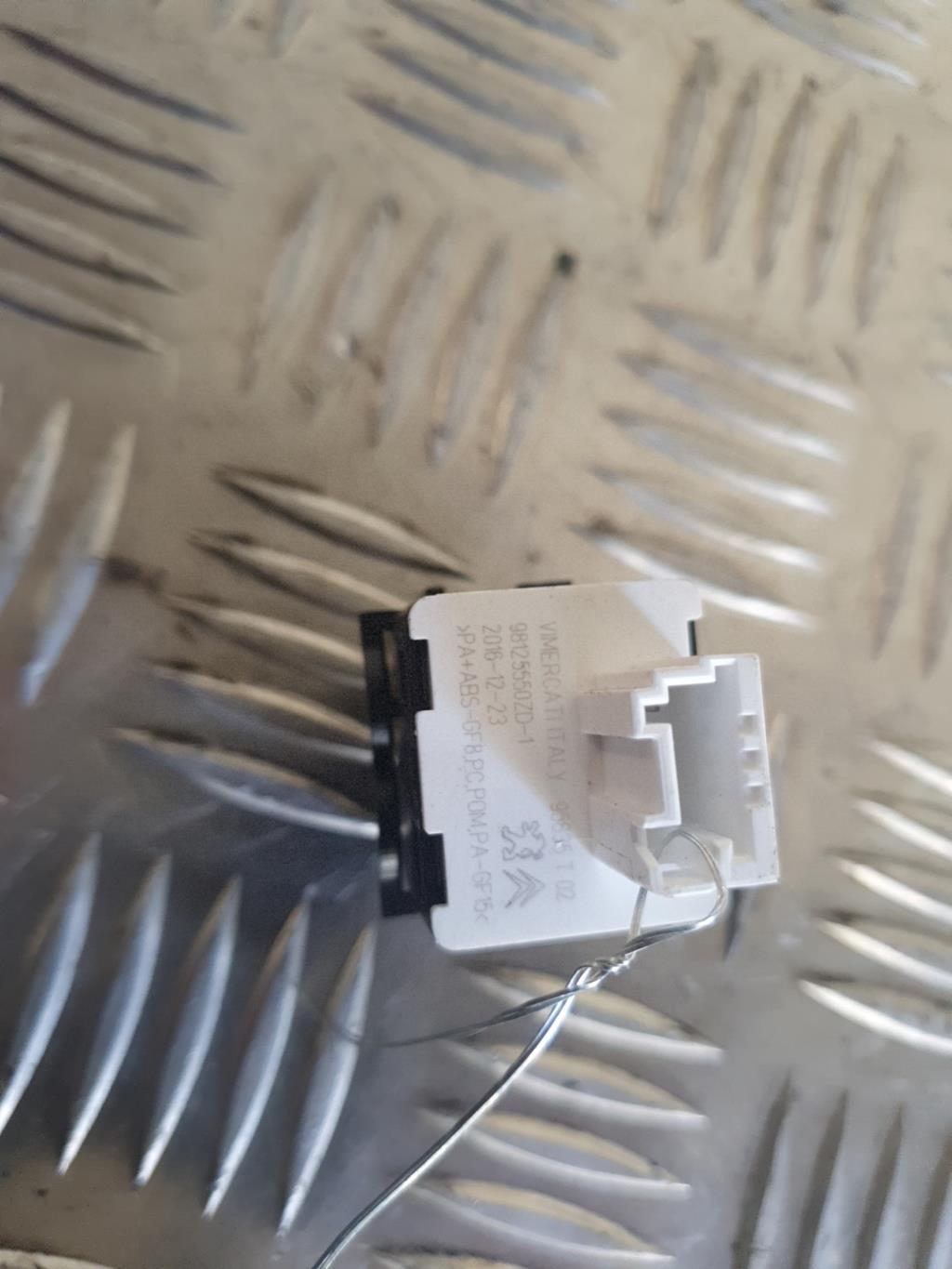Commande de reglage hauteur de phare CITROEN C3 3 PHASE 1 Diesel - 1