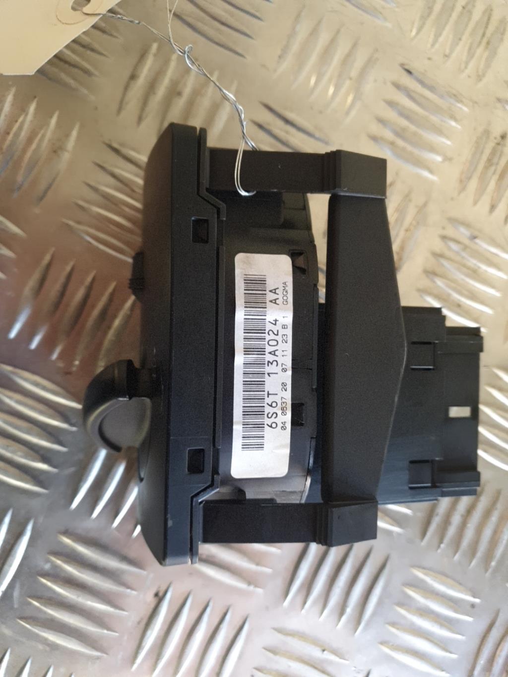 Commande de phare FORD FIESTA 5 PHASE 2 Diesel - 1