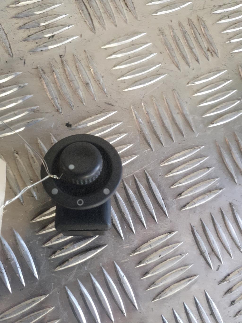 Commande retroviseurs RENAULT TWINGO 2 PHASE 1 Essence - 1