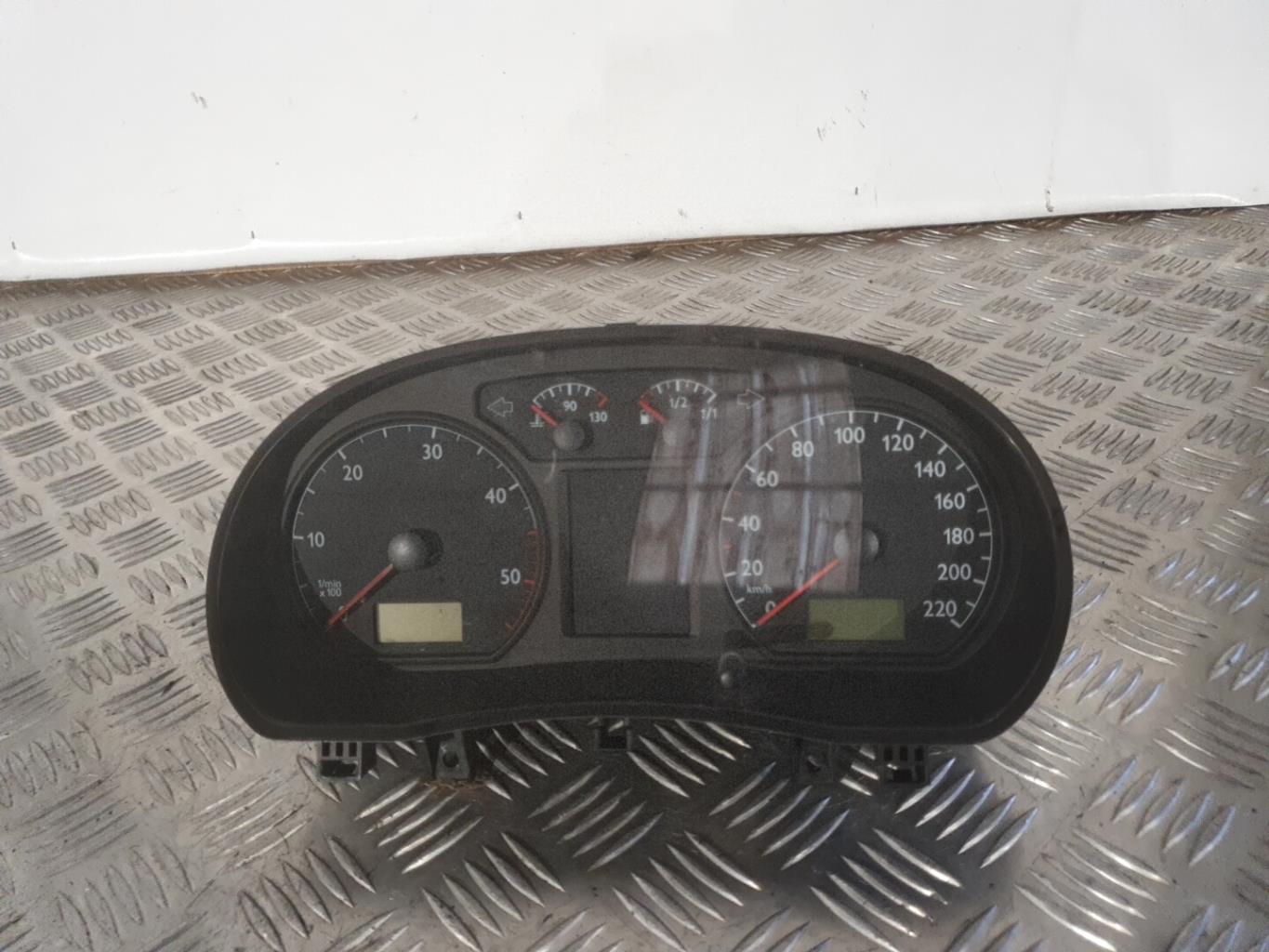 Compteur VOLKSWAGEN POLO 4 PHASE 1 Diesel - 1