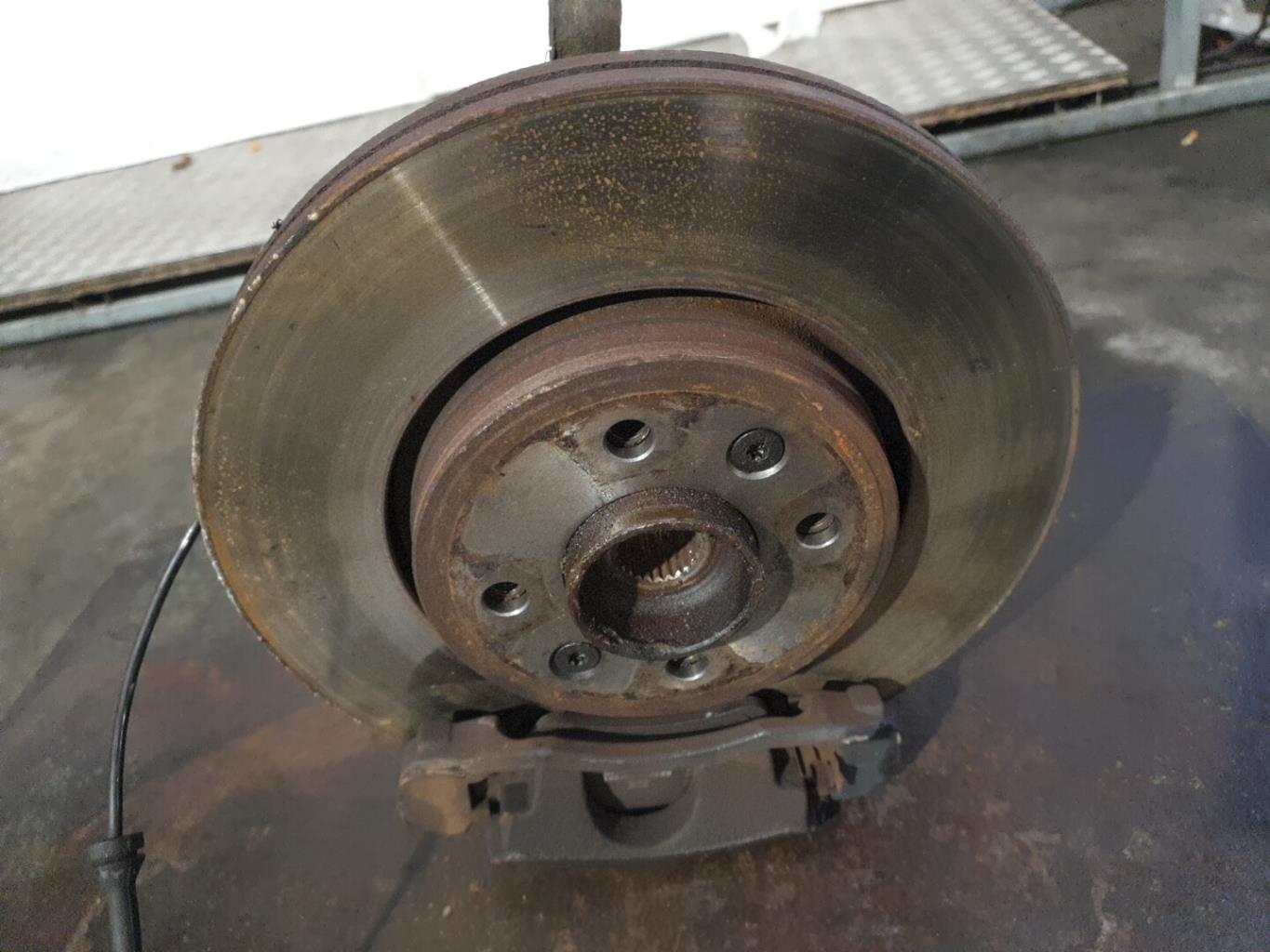 Moyeu avant droit RENAULT MEGANE 2 PHASE 1 Diesel - 1
