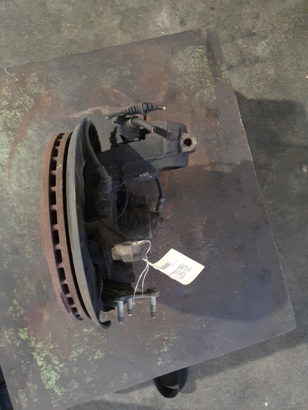 Moyeu avant gauche AUDI A3 2 PHASE 1 Diesel - 1