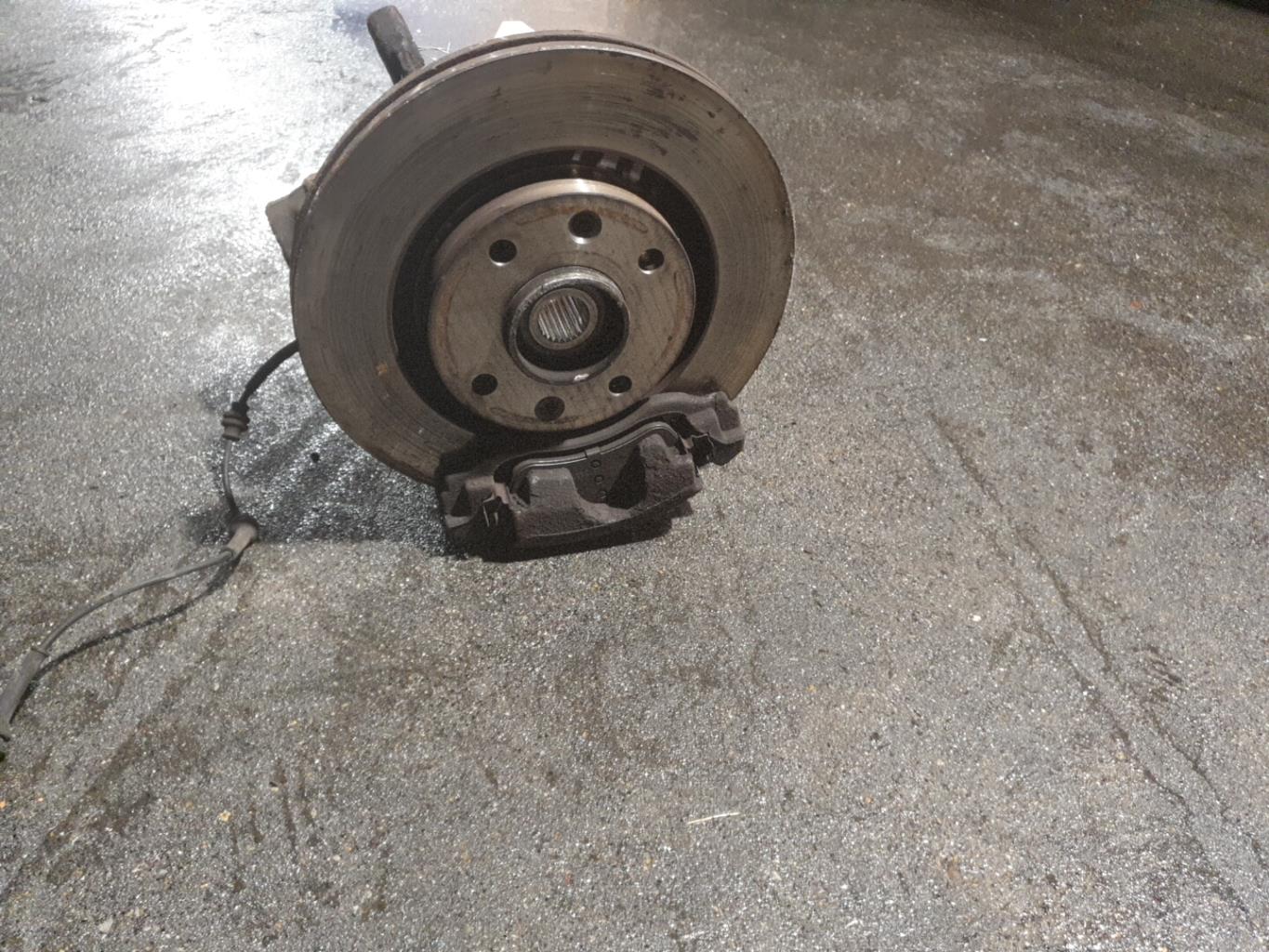 Moyeu avant gauche PEUGEOT 207 PHASE 1 Diesel - 1