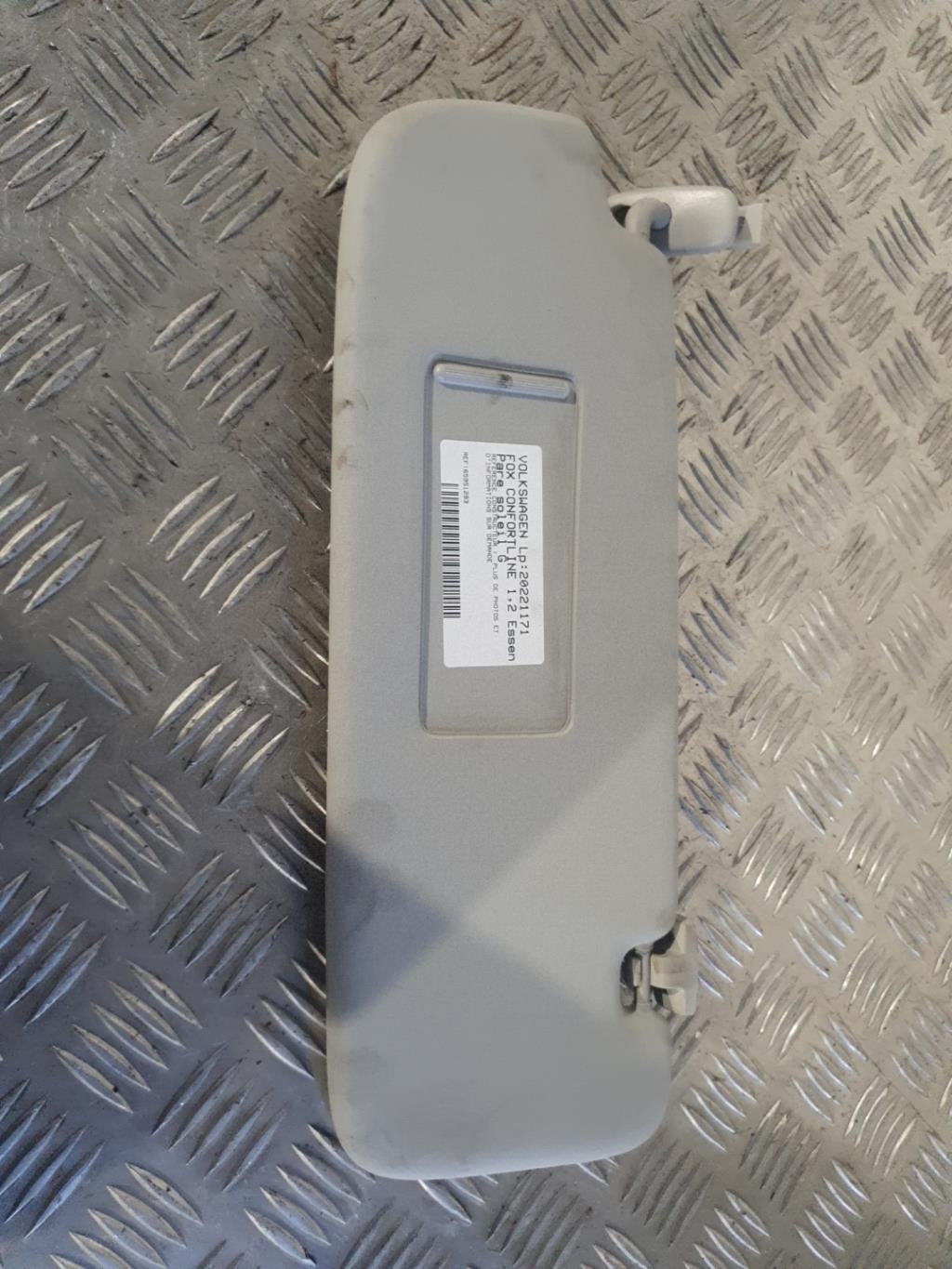 Pare soleil gauche VOLKSWAGEN FOX Essence - 1