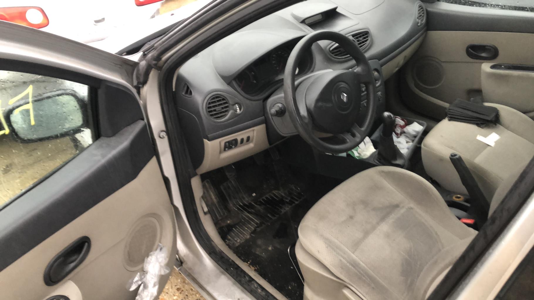 Moteur RENAULT CLIO 3 PHASE 1 Diesel - 1