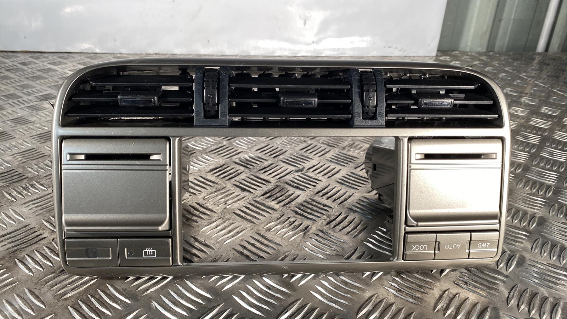 Console central (interieur plastique) NISSAN X-TRAIL 1 PHASE 1 Diesel - 1