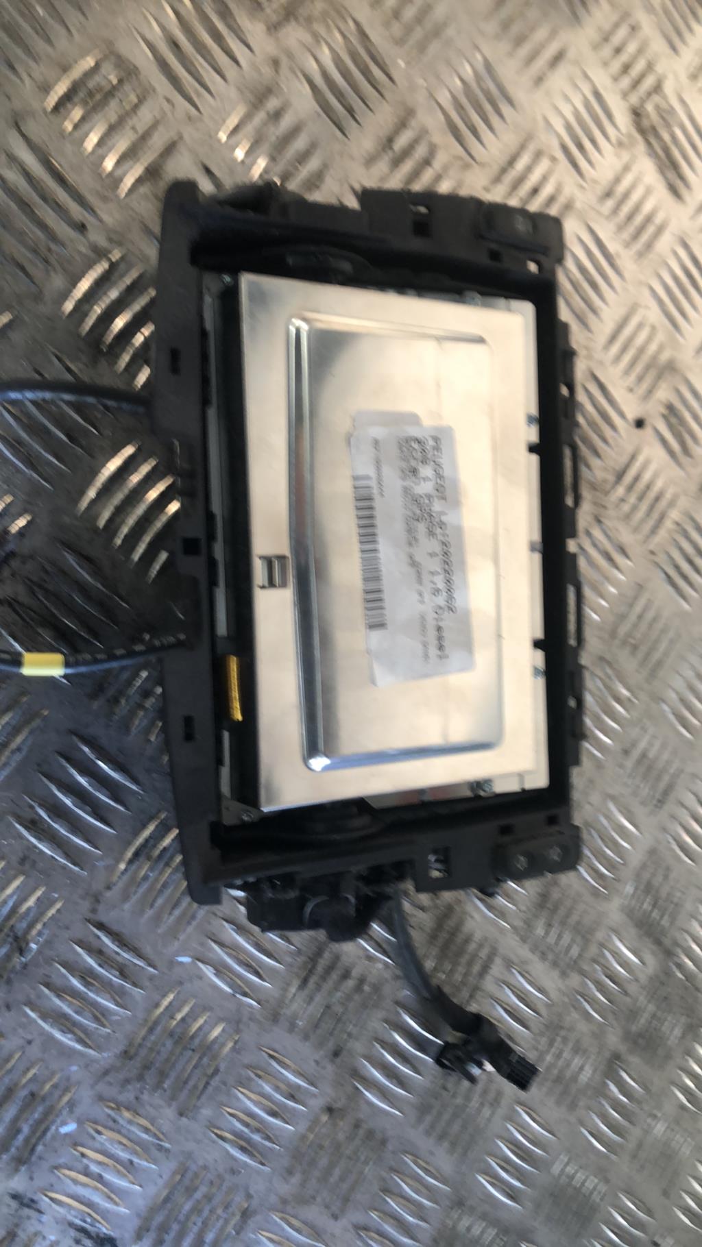 Ecran GPS PEUGEOT 308 1 PHASE 1 Diesel - 1