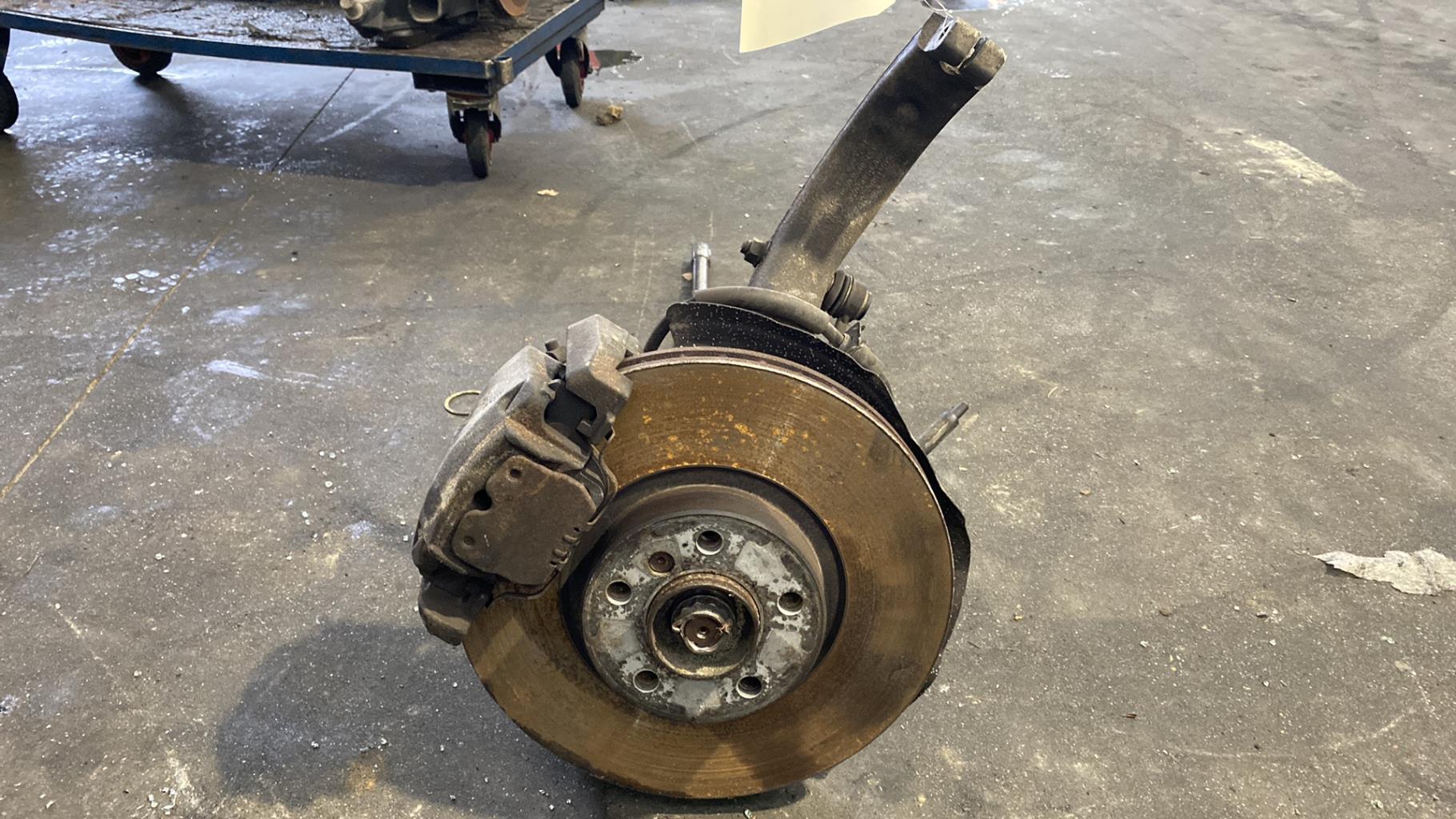 Moyeu avant droit BMW X5 E70 PHASE 1 Diesel - 1