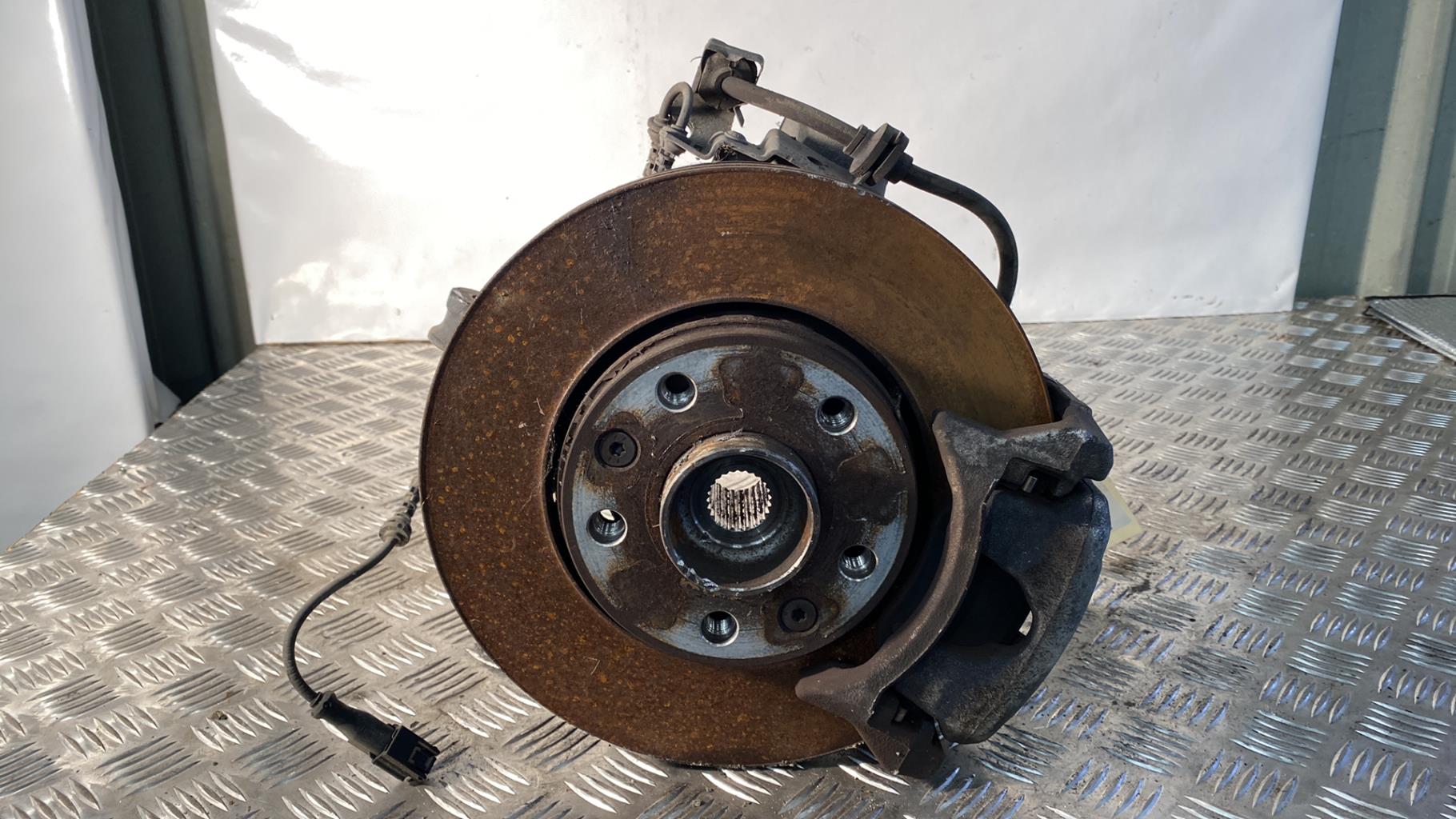 Moyeu avant droit RENAULT MEGANE 4 PHASE 1 Essence - 1