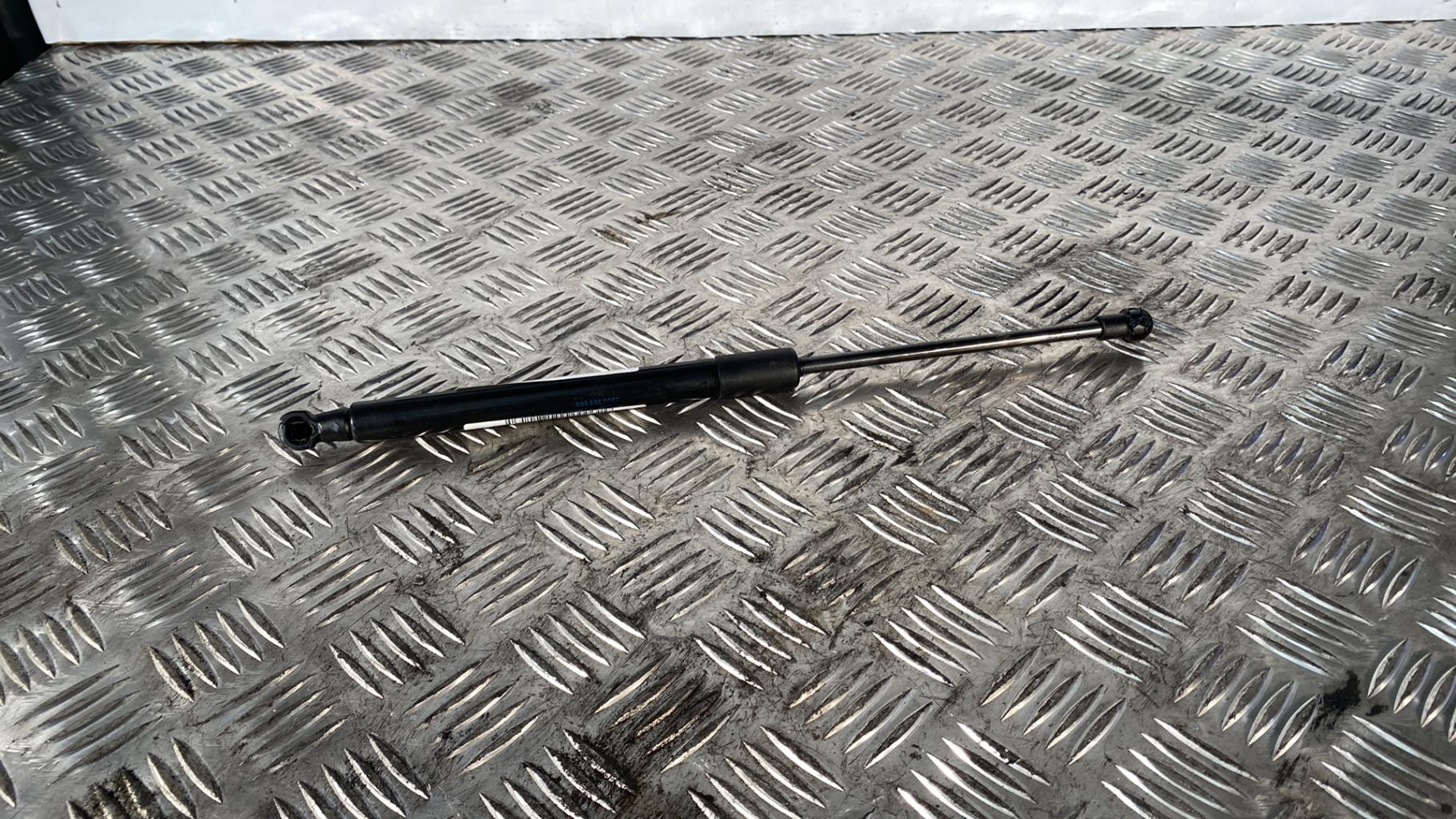Verin de coffre droit RENAULT TWINGO 2 PHASE 2 Essence - 1