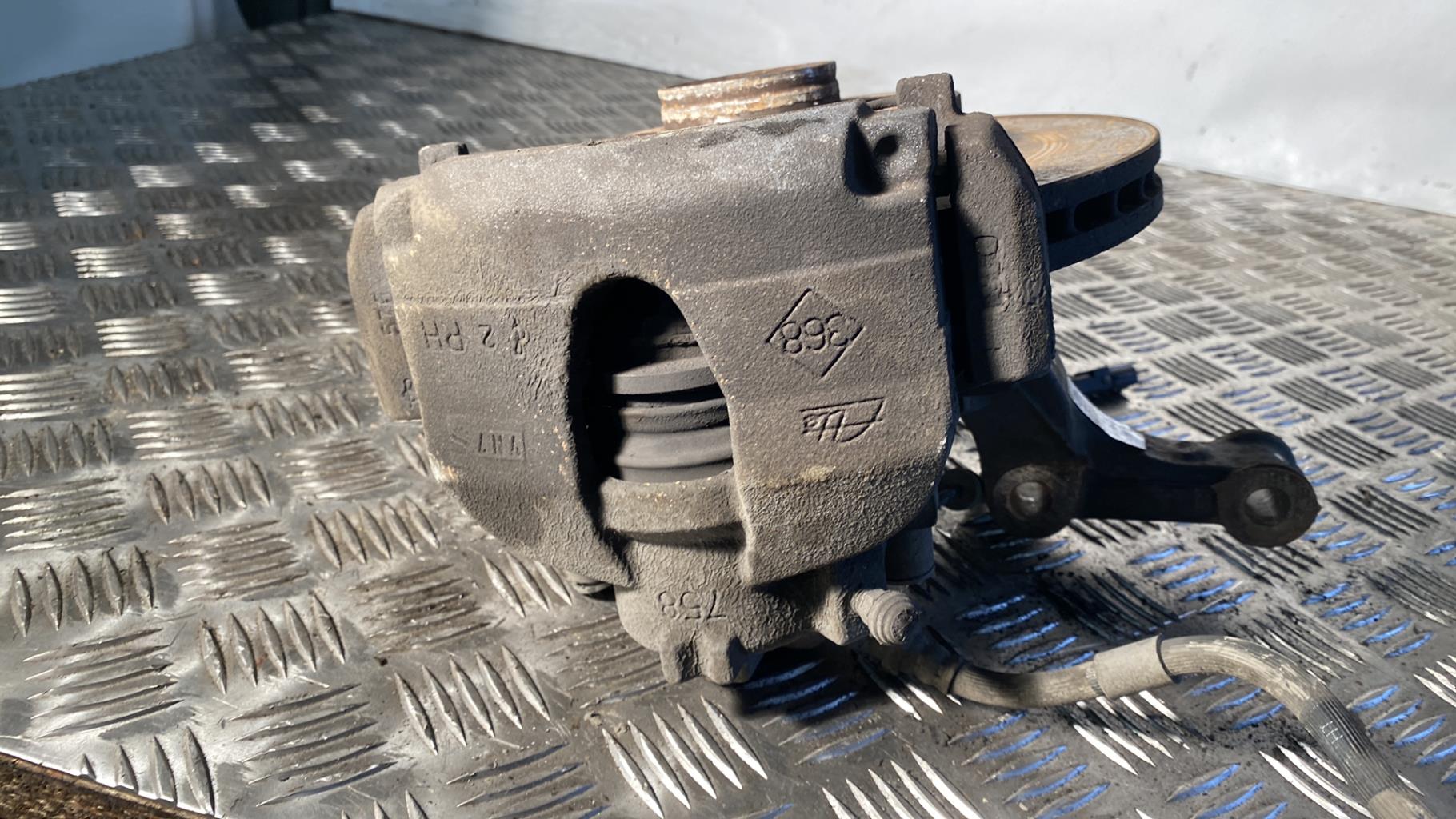 Moyeu avant droit RENAULT LAGUNA 3 PHASE 2 Diesel - 1