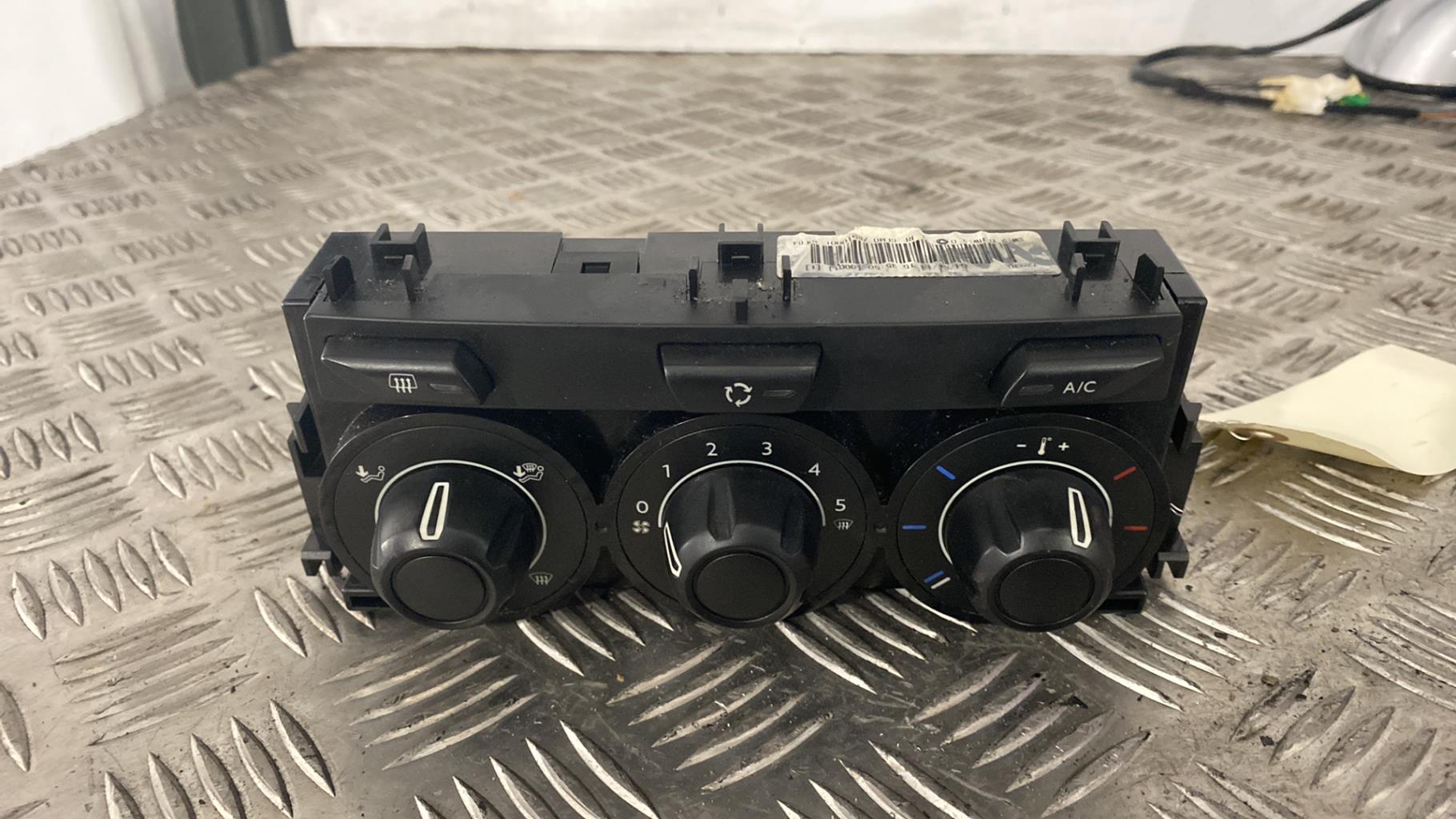 Commande chauffage CITROEN C3 2 PHASE 2 Essence - 1