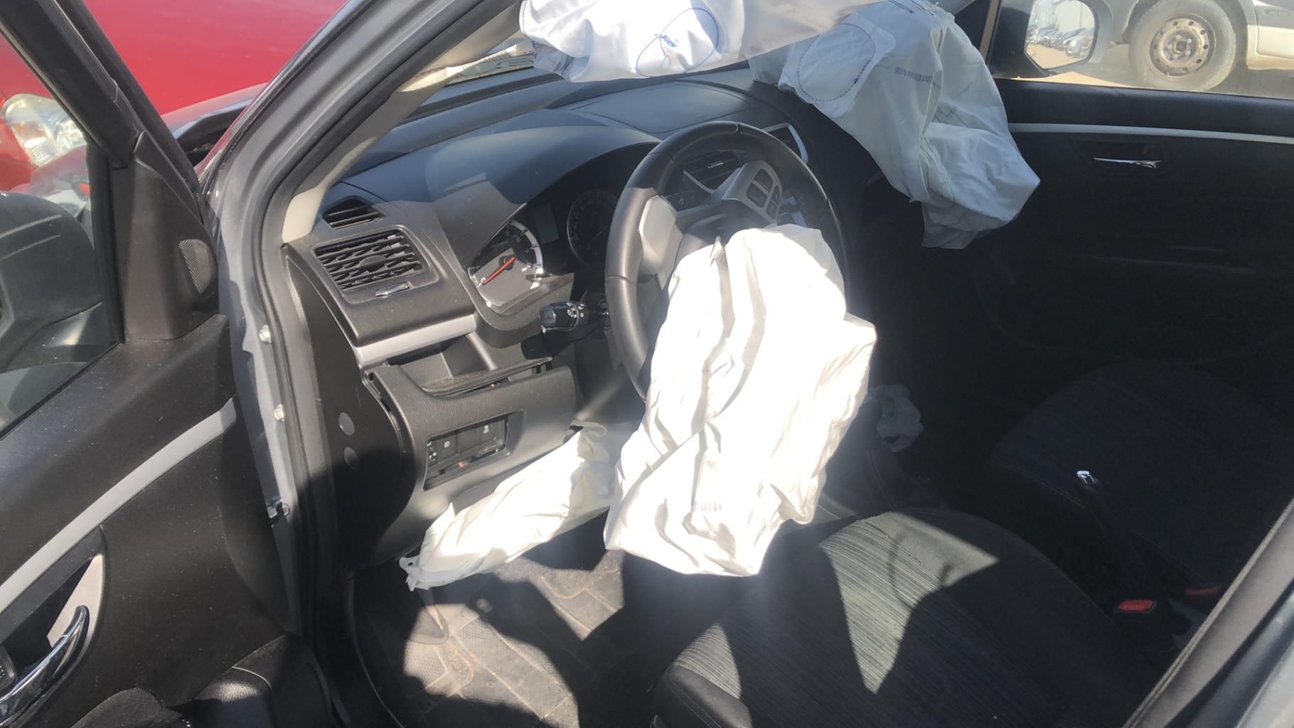 Verin de coffre gauche SUZUKI SWIFT 4 Essence - 1