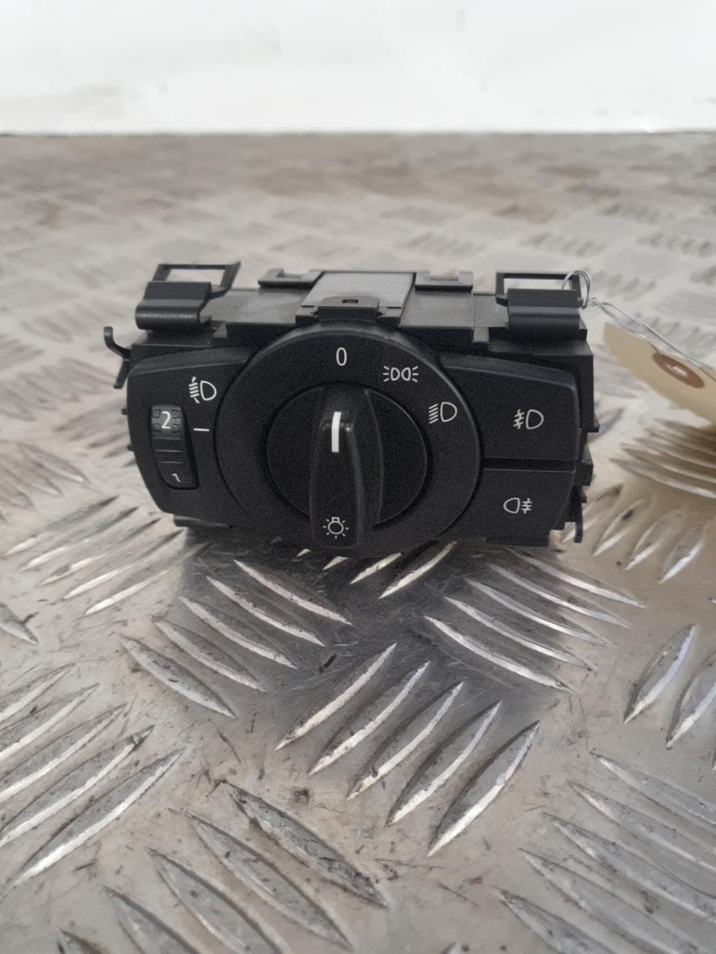Commande de phare BMW SERIE 1 E81 Essence - 1