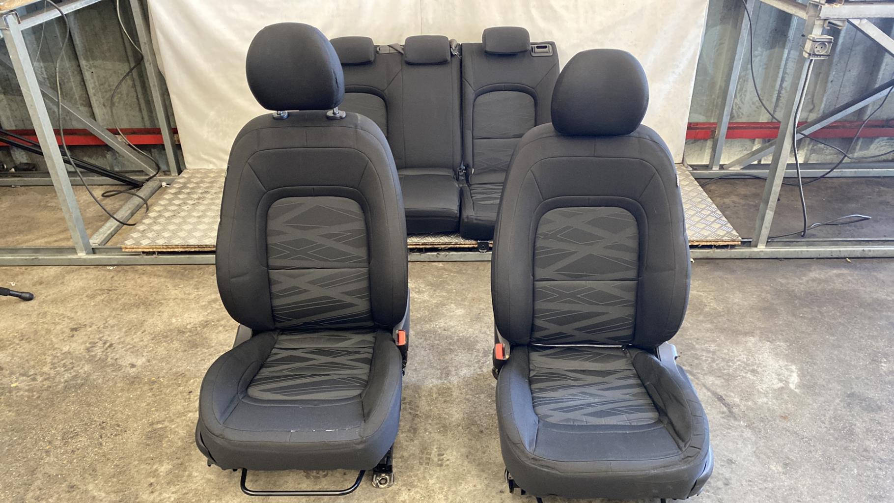 Interieur complet KIA CEE-D 2 SPORT WAGON PHASE 1 BREAK Diesel - 1