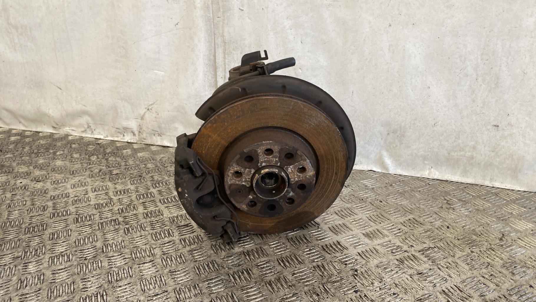 Moyeu avant gauche SEAT ALTEA XL PHASE 1 Diesel - 1