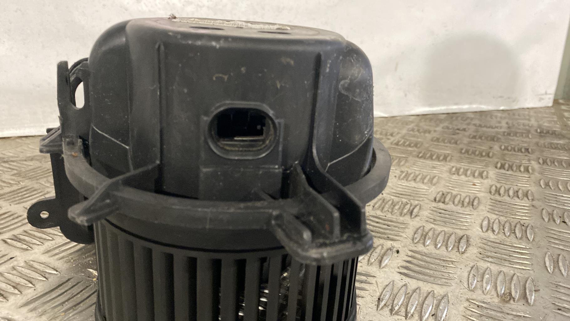 Pulseur d'air RENAULT CLIO 2 PHASE 2 Essence - 1