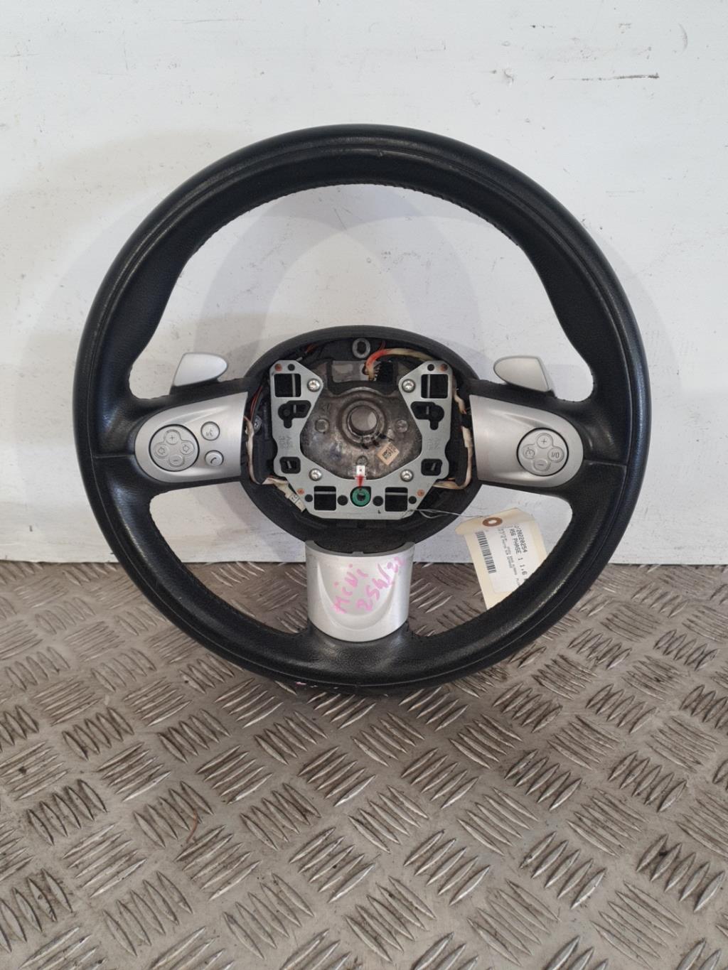 Volant MINI MINI 2 R56 PHASE 1 Essence - 1