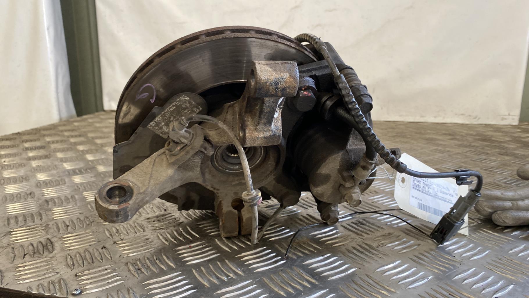 Moyeu avant gauche CHEVROLET SPARK PHASE 1 Essence - 1