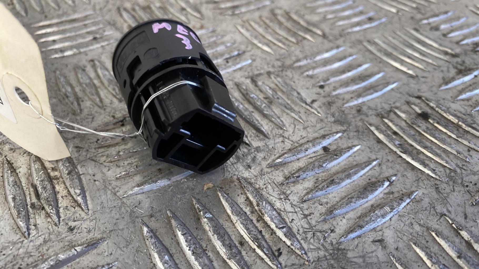 Bouton de demarrage RENAULT MEGANE 3 PHASE 1 BREAK Diesel - 1