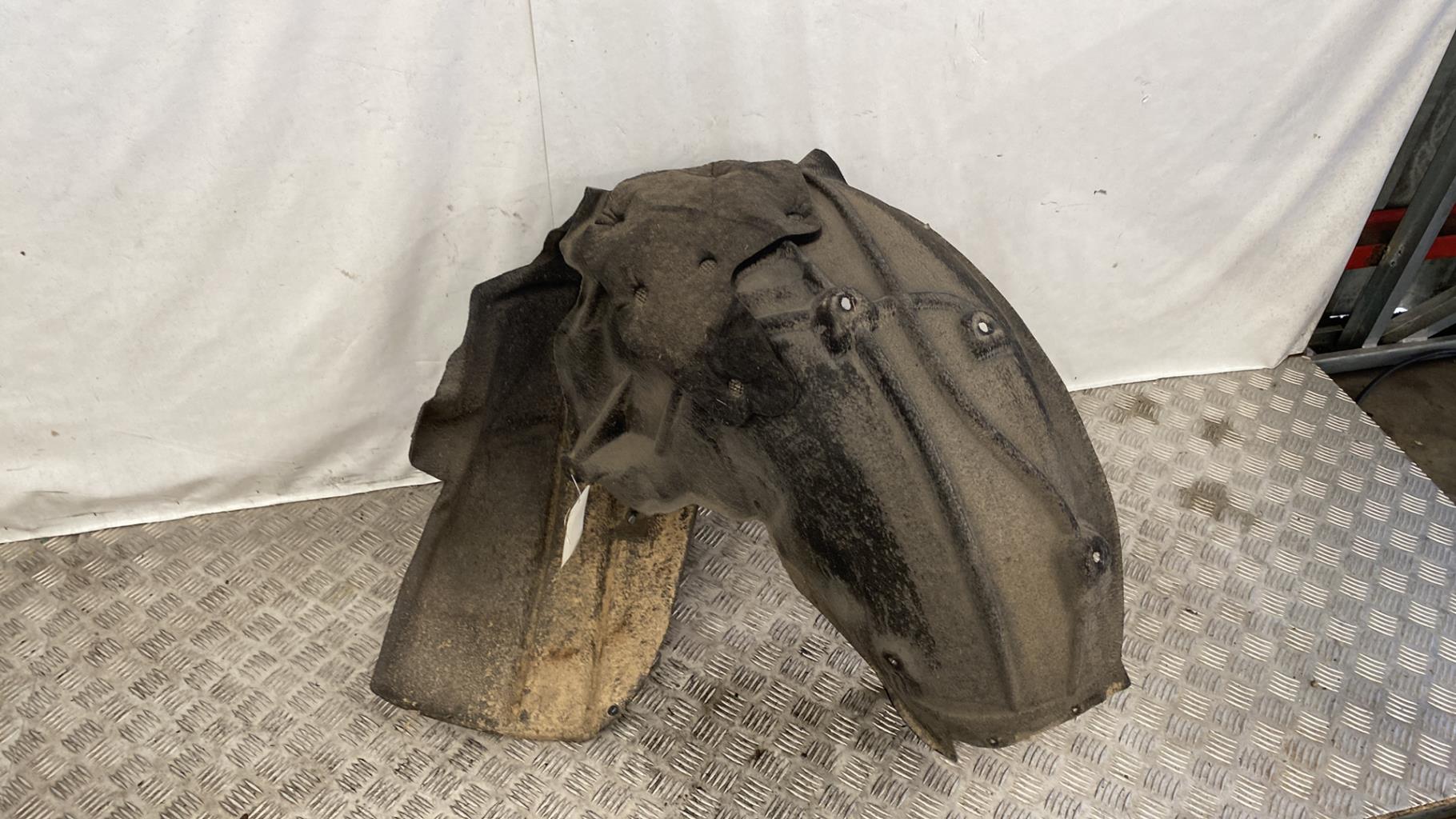 Pare boue arriere gauche AUDI Q5 2 PHASE 1 Diesel - 1
