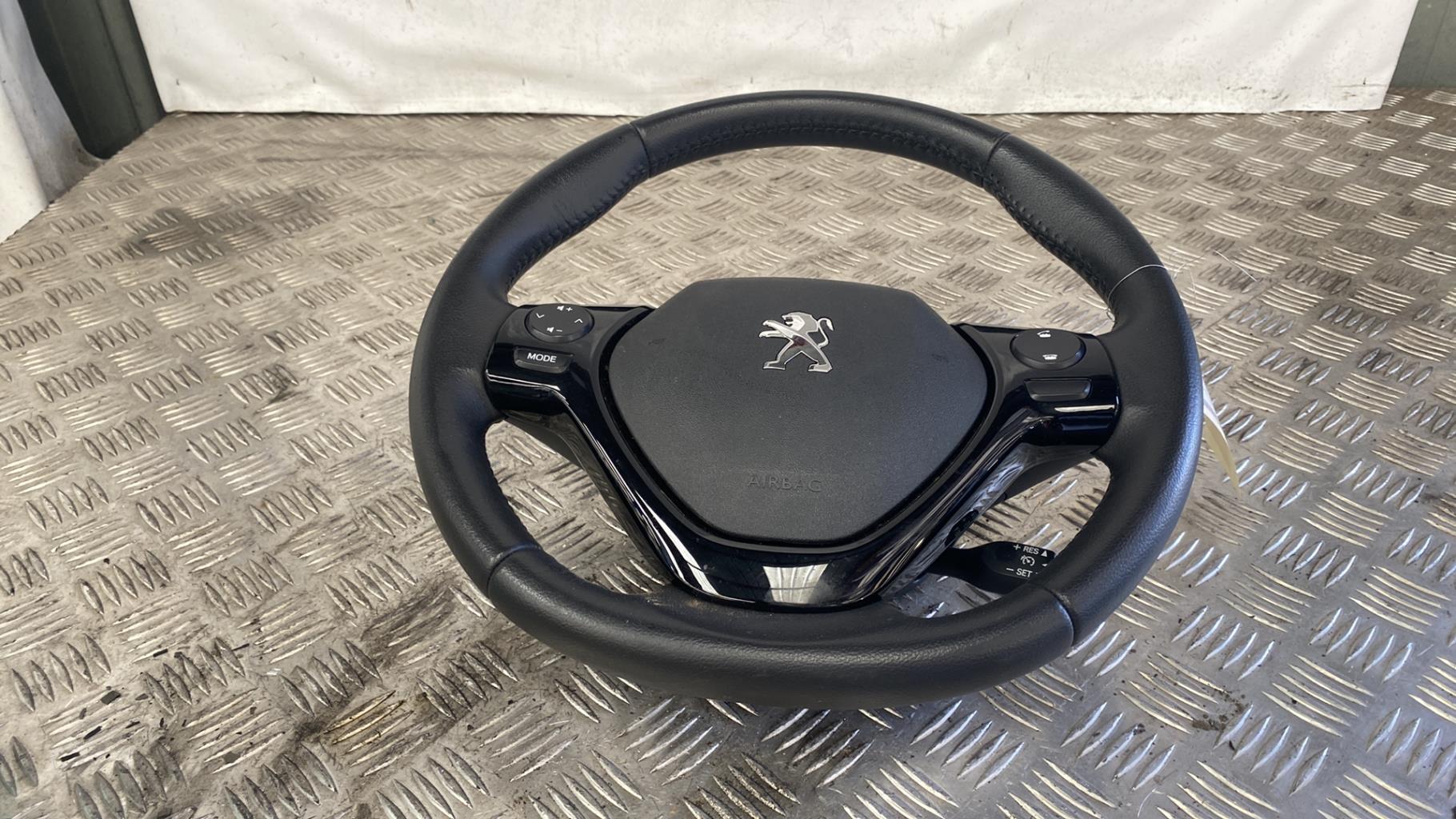 Volant PEUGEOT 108 Essence - 1