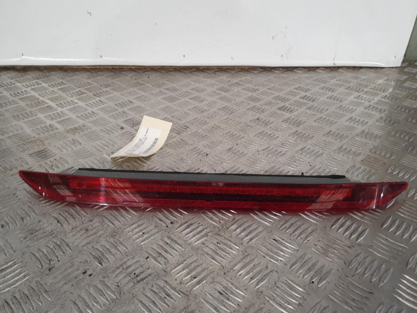 Feu arriere stop central VOLVO XC 60 2 Diesel/Hybride - 1