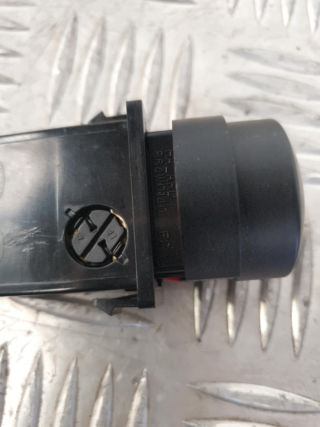 Bouton de warning KIA SORENTO 1 PHASE 1 Diesel - 1