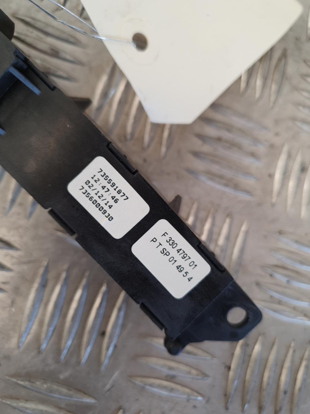 Bouton de warning FIAT 500L TREKKING PHASE 1 Diesel - 1