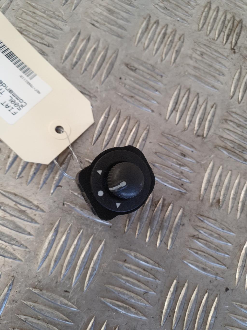 Commande retroviseurs FIAT 500L TREKKING PHASE 1 Diesel - 1