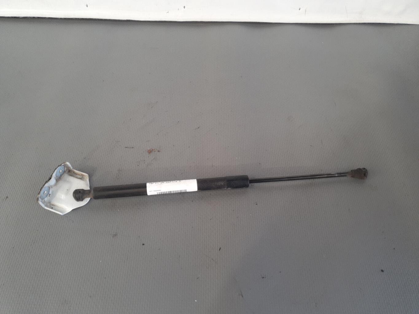Verin de coffre droit RENAULT CLIO 4 PHASE 1 Diesel - 1