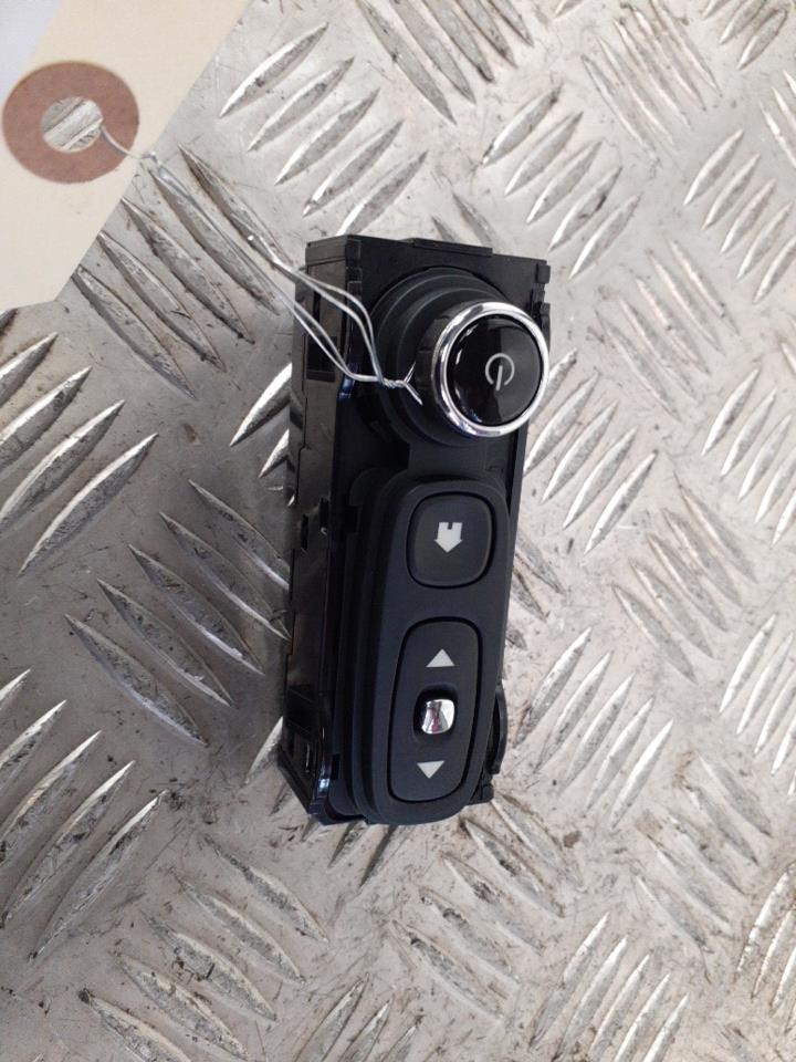 Commande autoradio RENAULT TWINGO 3 PHASE 1 Essence - 1
