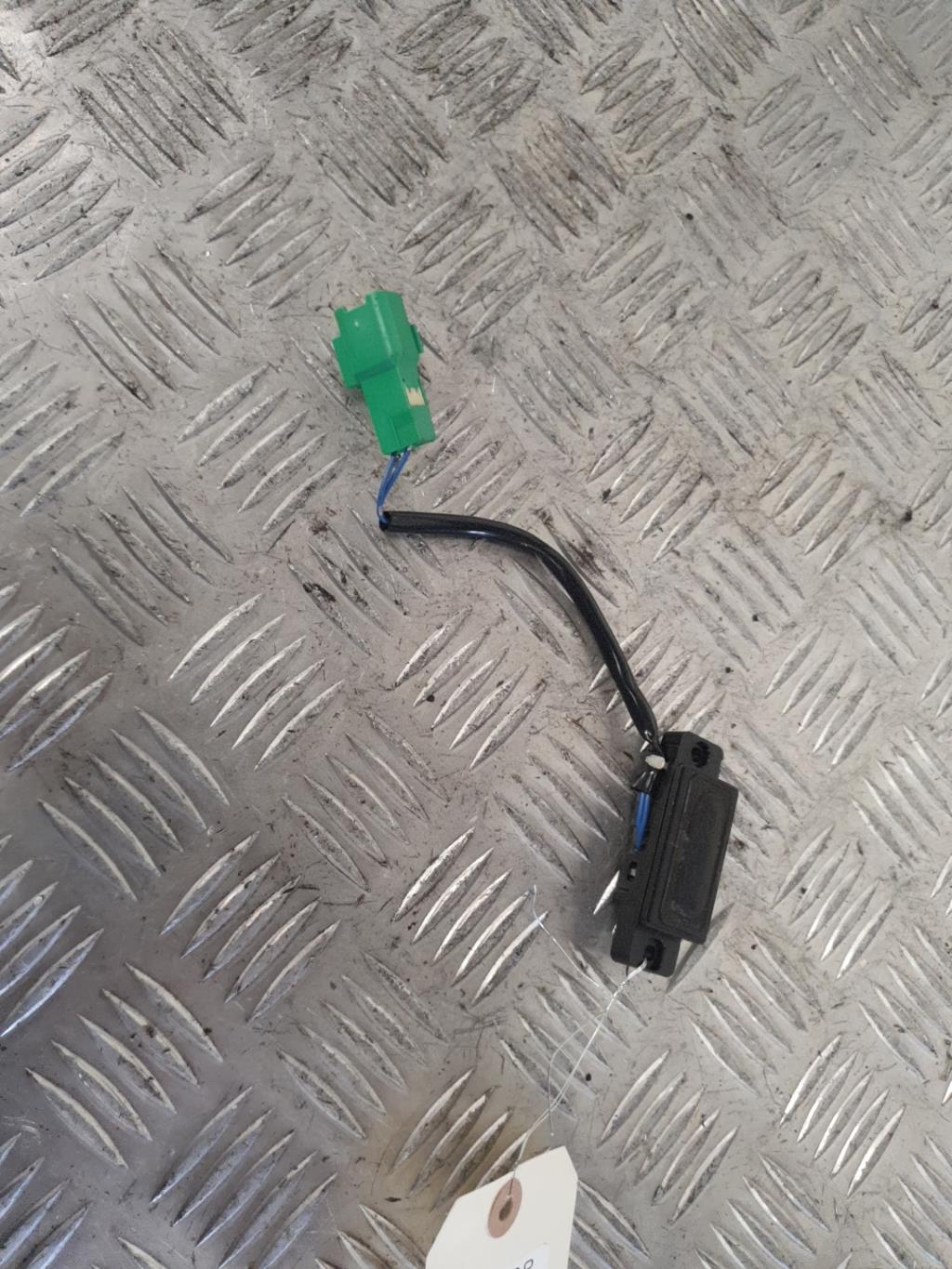 Bouton de coffre OPEL AGILA B Essence - 1