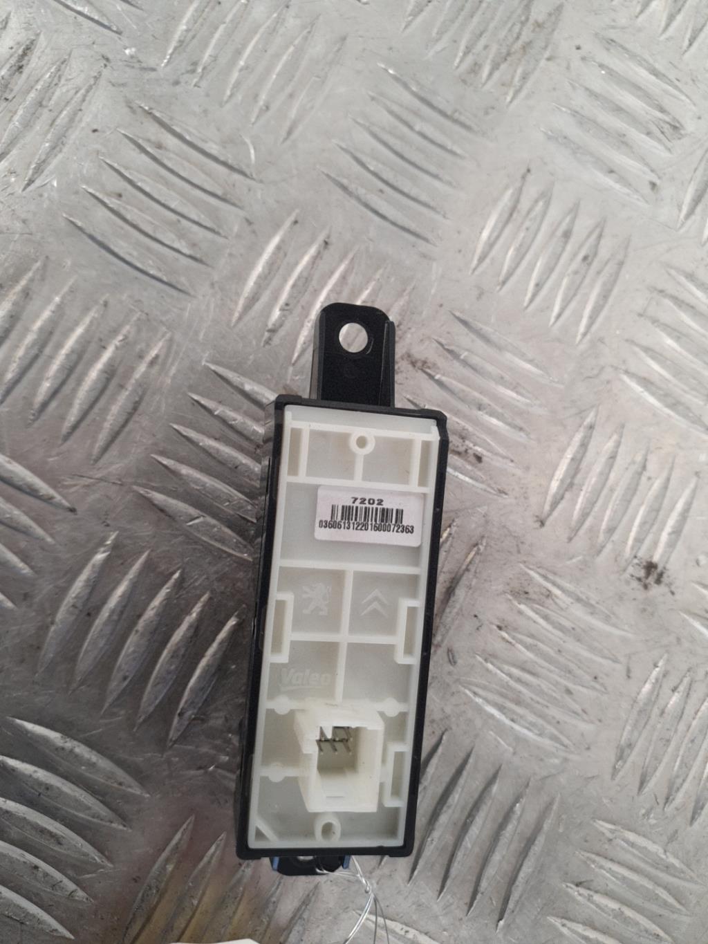 Commande autoradio PEUGEOT 208 1 PHASE 2 Diesel - 1