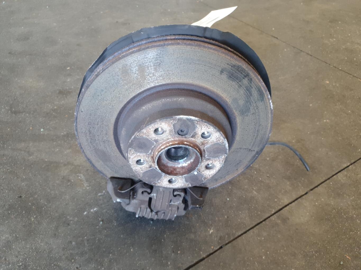 Moyeu avant gauche BMW X1 E84 PHASE 1 Diesel - 1