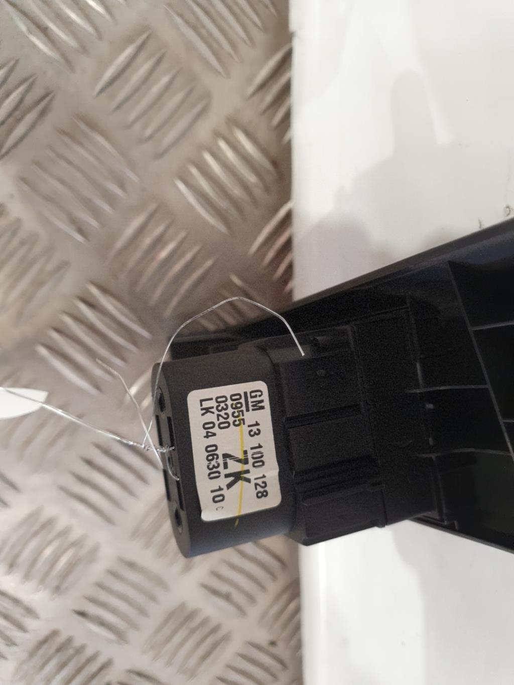 Commande de phare OPEL ASTRA H PHASE 1 Diesel - 1