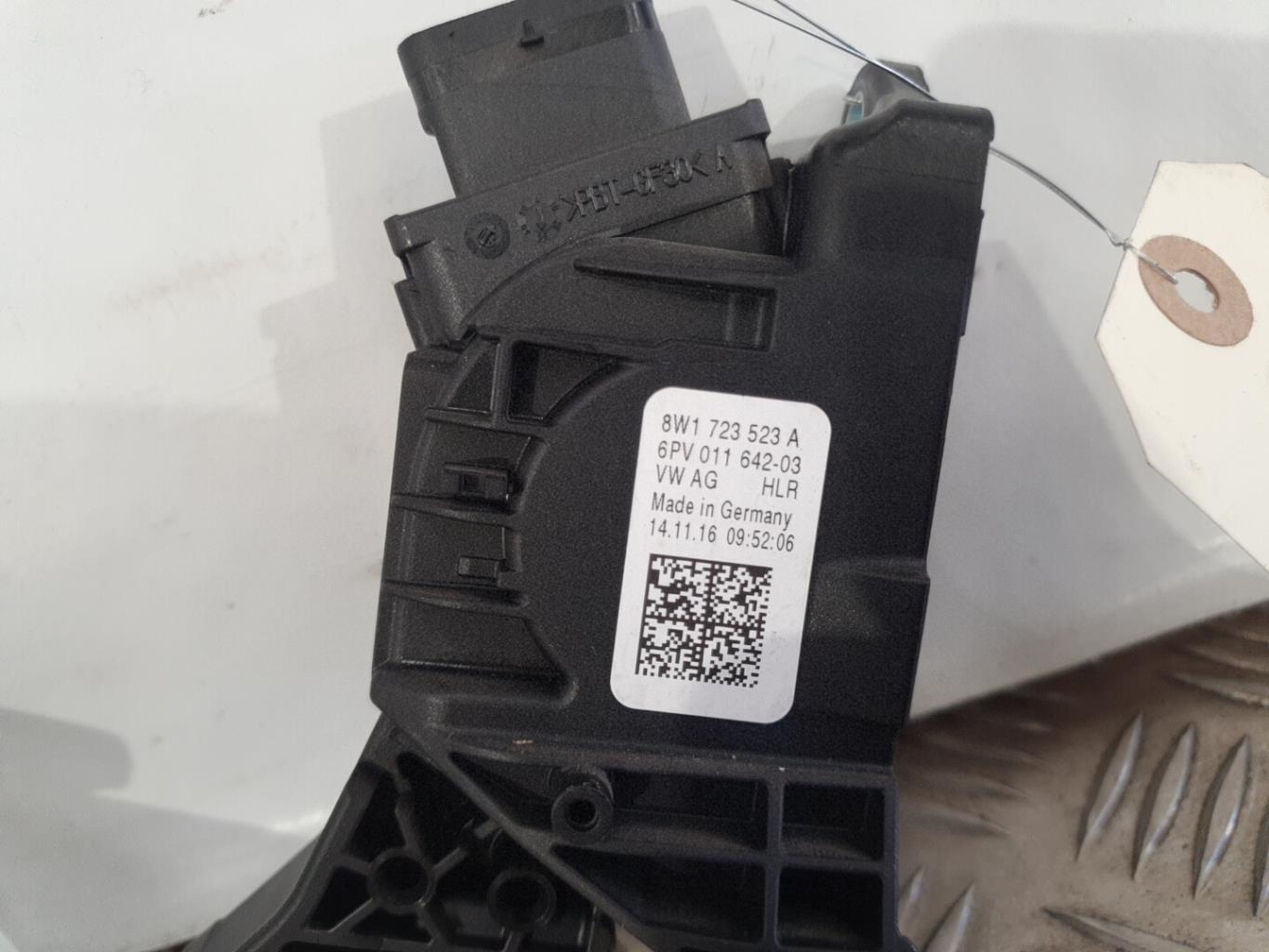 Pedale d'accelerateur AUDI A4 4 AVANT PHASE 1 BREAK Essence - 1